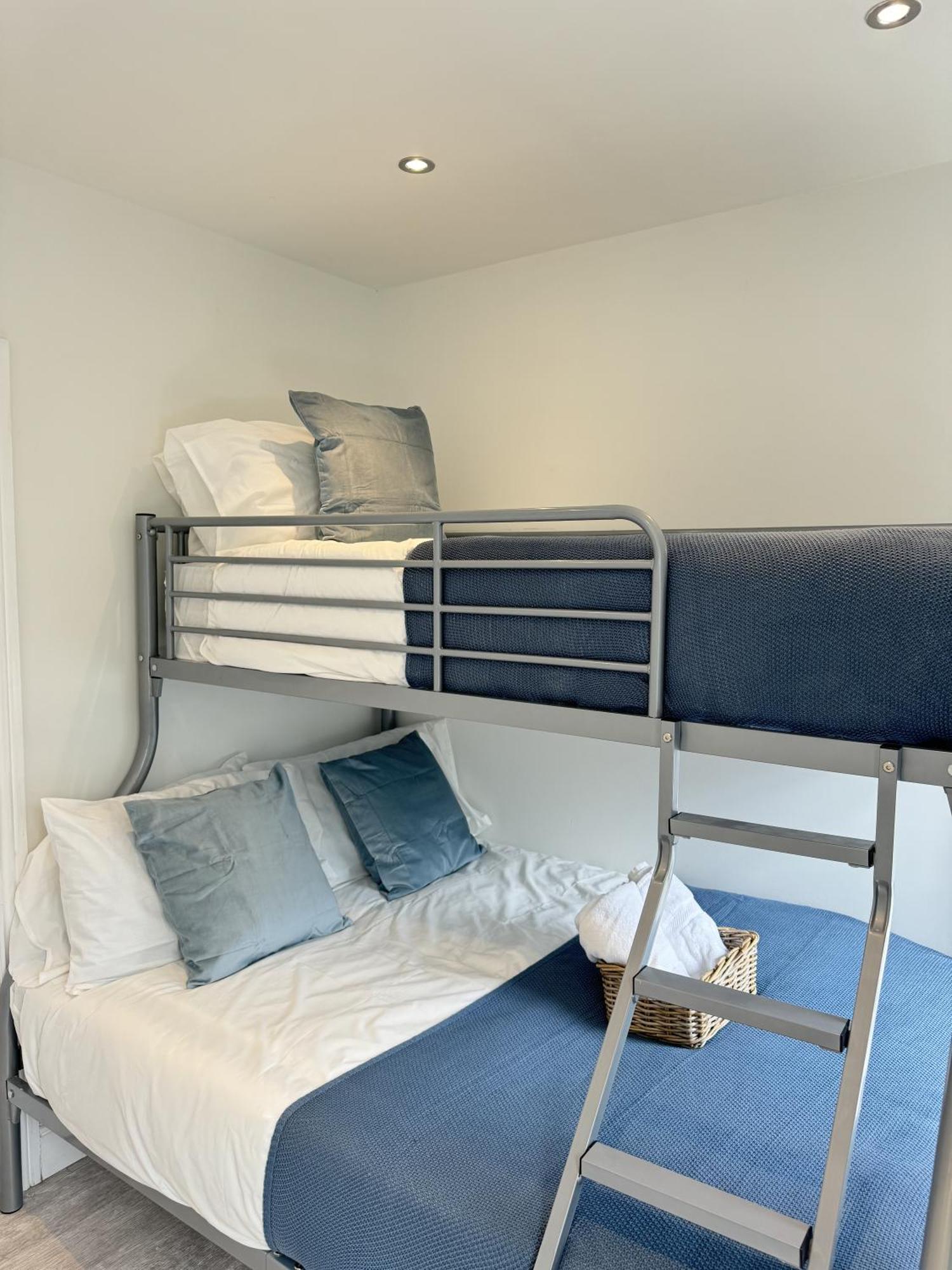 En-Suite Bedroom For Up To 4! Sofa Bed - Near Stratford London Kültér fotó