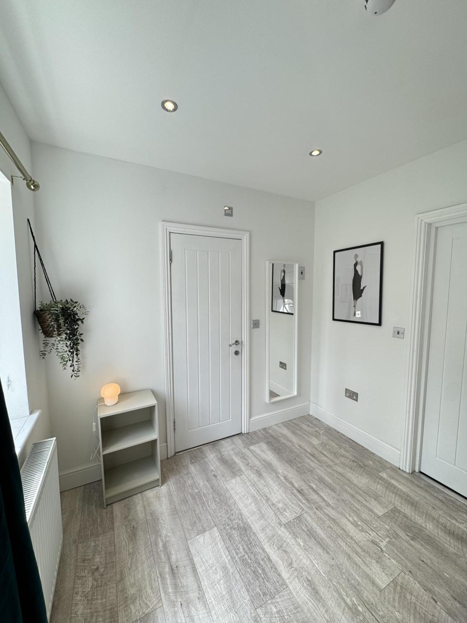 En-Suite Bedroom For Up To 4! Sofa Bed - Near Stratford London Kültér fotó