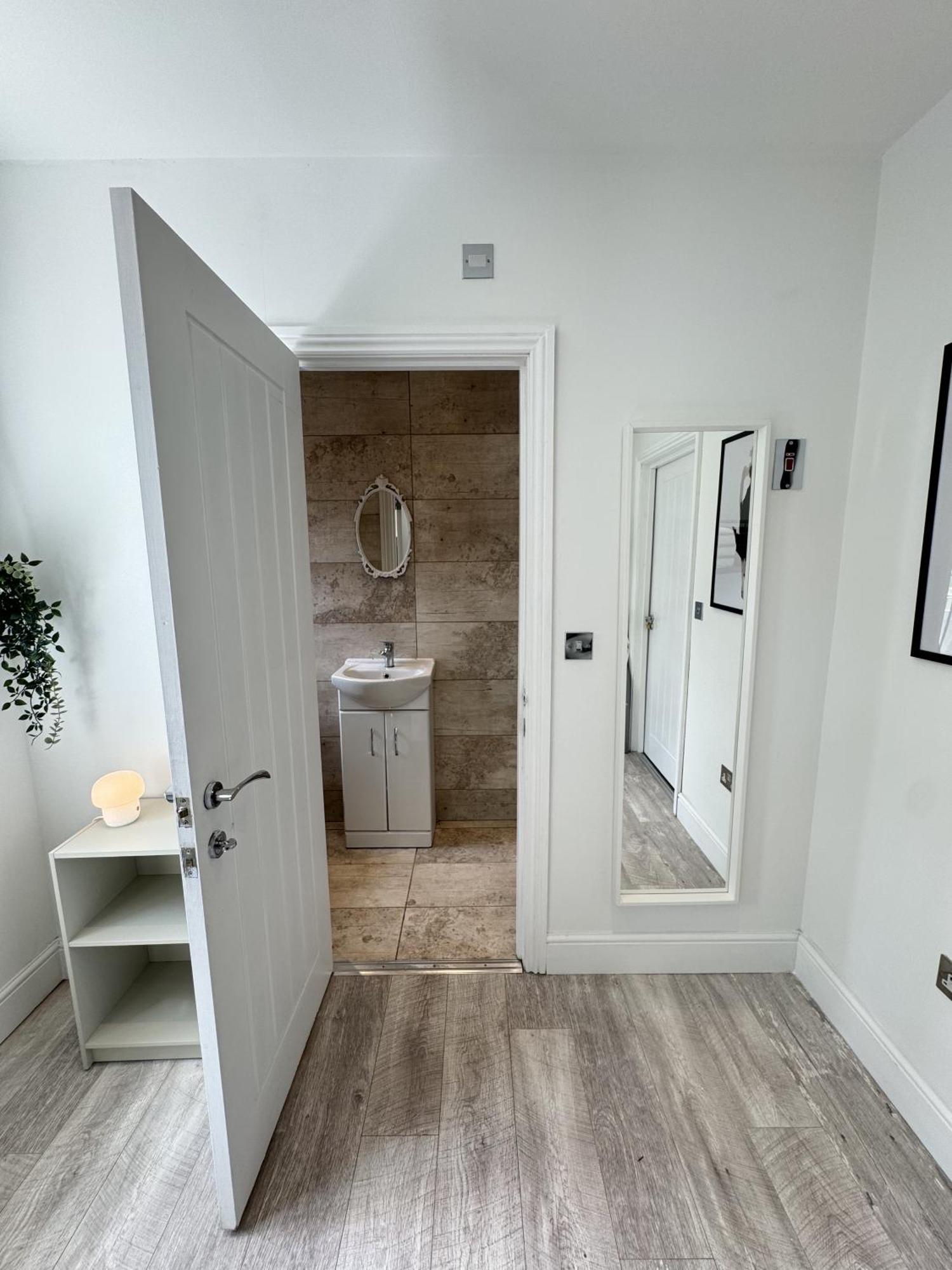En-Suite Bedroom For Up To 4! Sofa Bed - Near Stratford London Kültér fotó