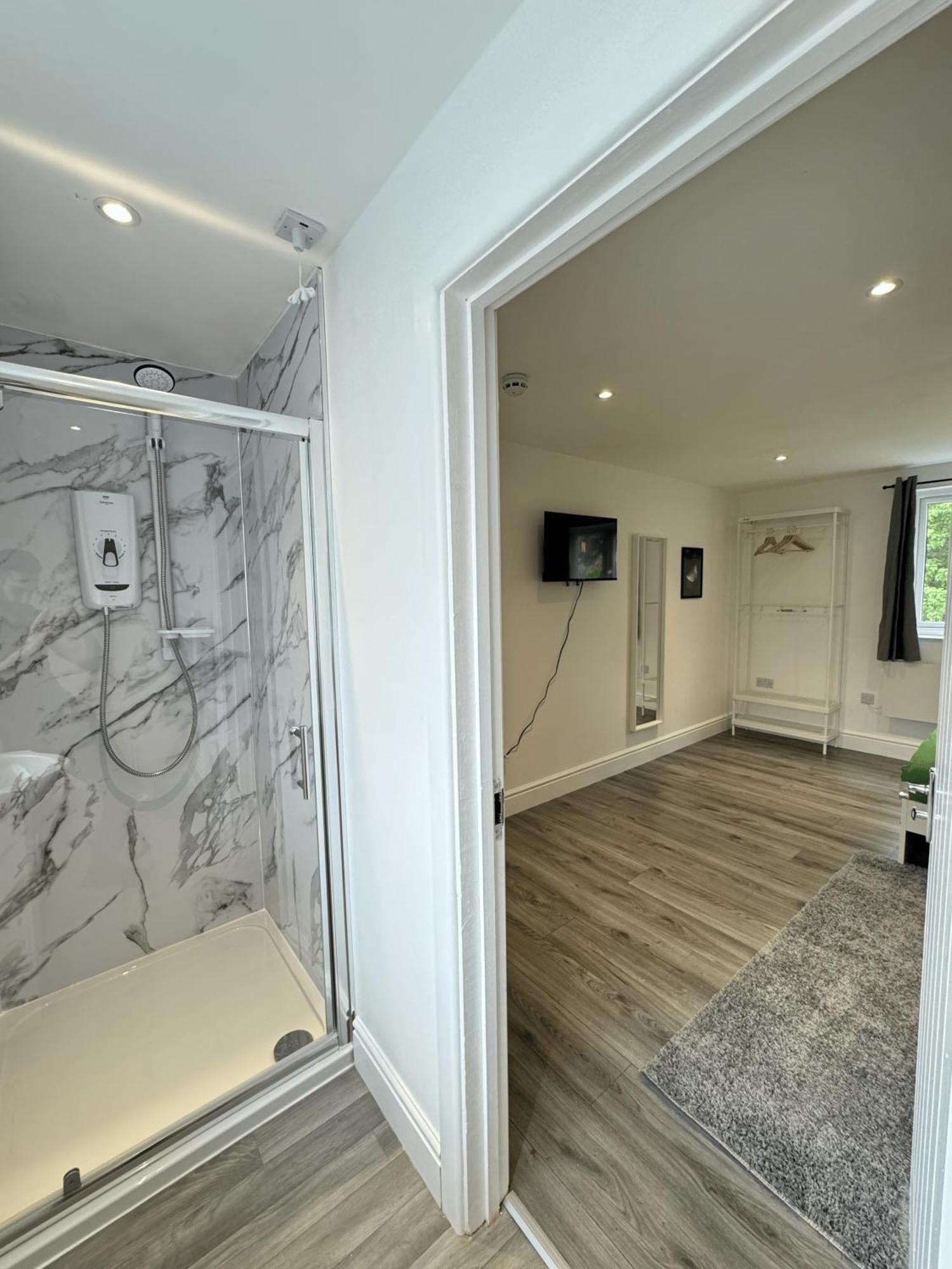 En-Suite Bedroom For Up To 4! Sofa Bed - Near Stratford London Kültér fotó