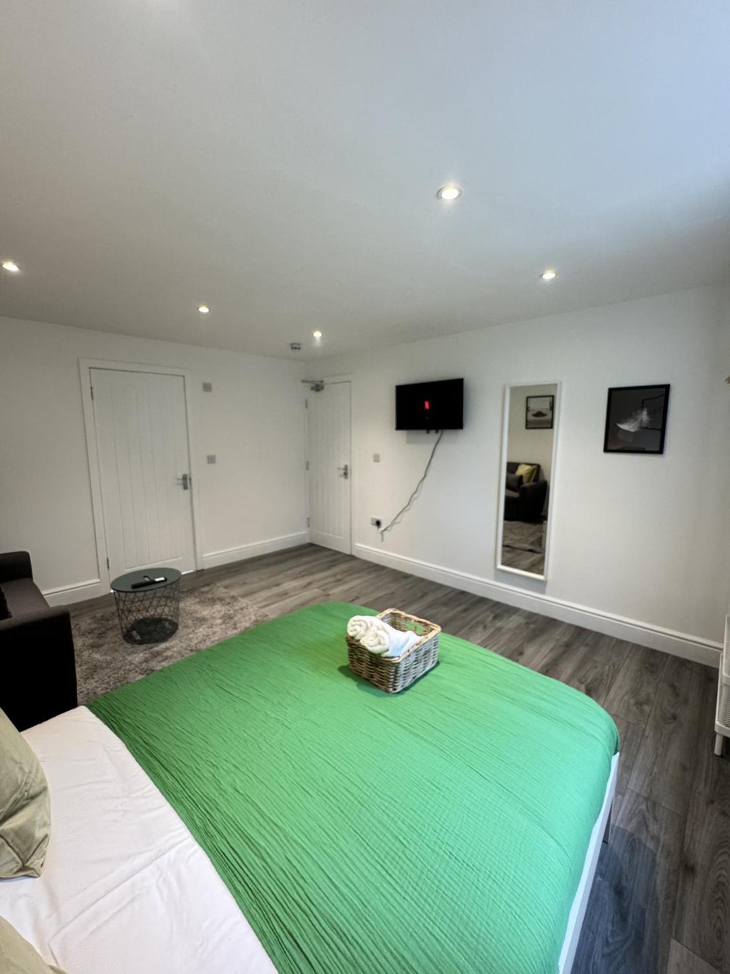 En-Suite Bedroom For Up To 4! Sofa Bed - Near Stratford London Kültér fotó