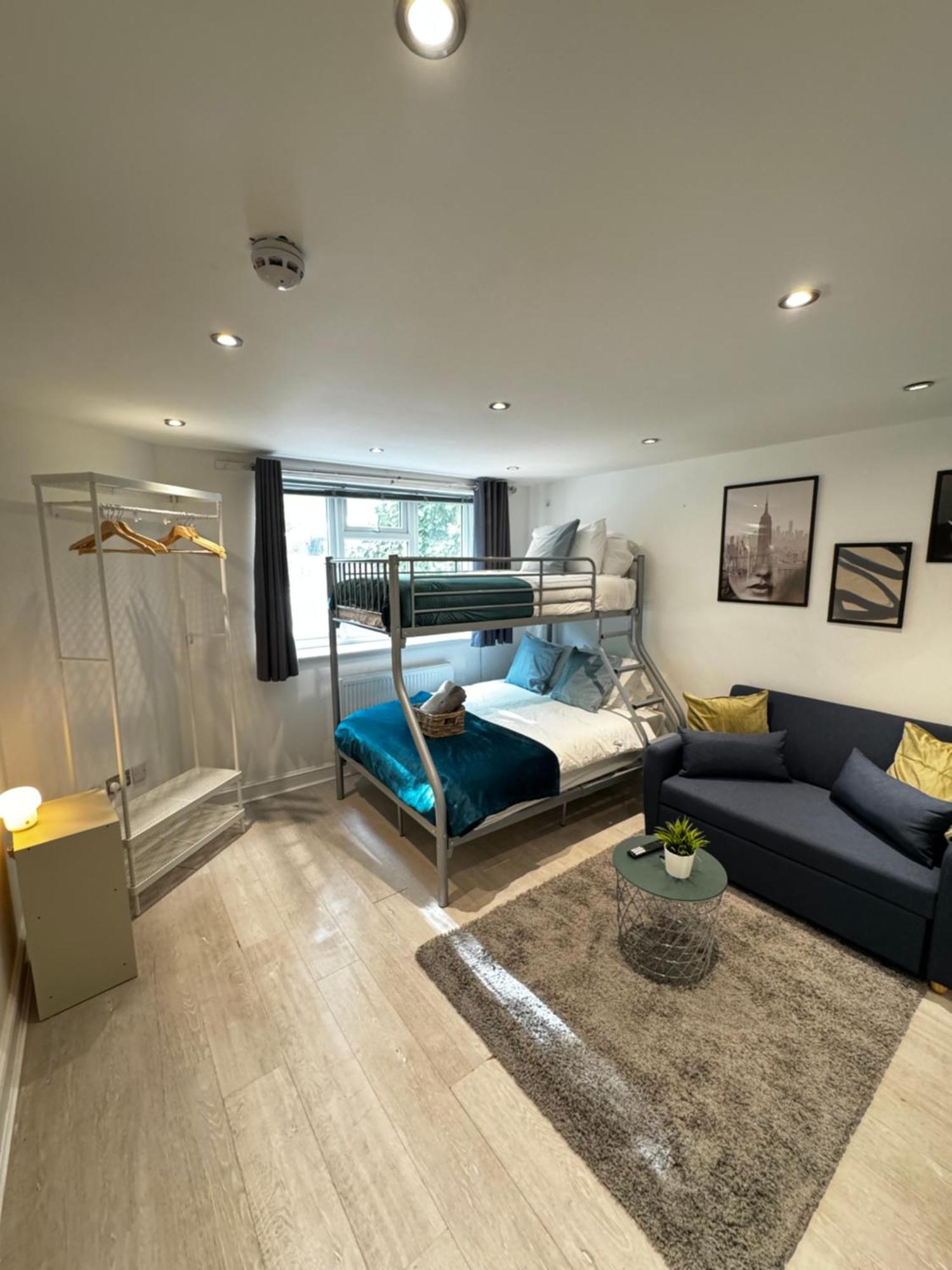 En-Suite Bedroom For Up To 4! Sofa Bed - Near Stratford London Kültér fotó