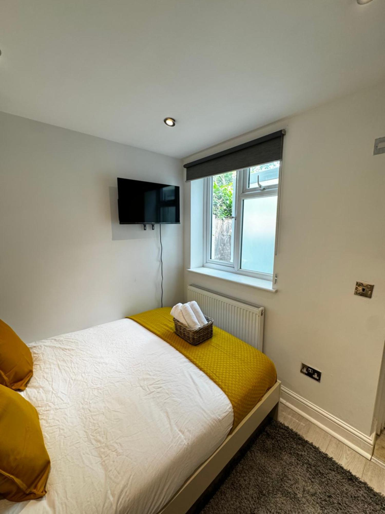 En-Suite Bedroom For Up To 4! Sofa Bed - Near Stratford London Kültér fotó