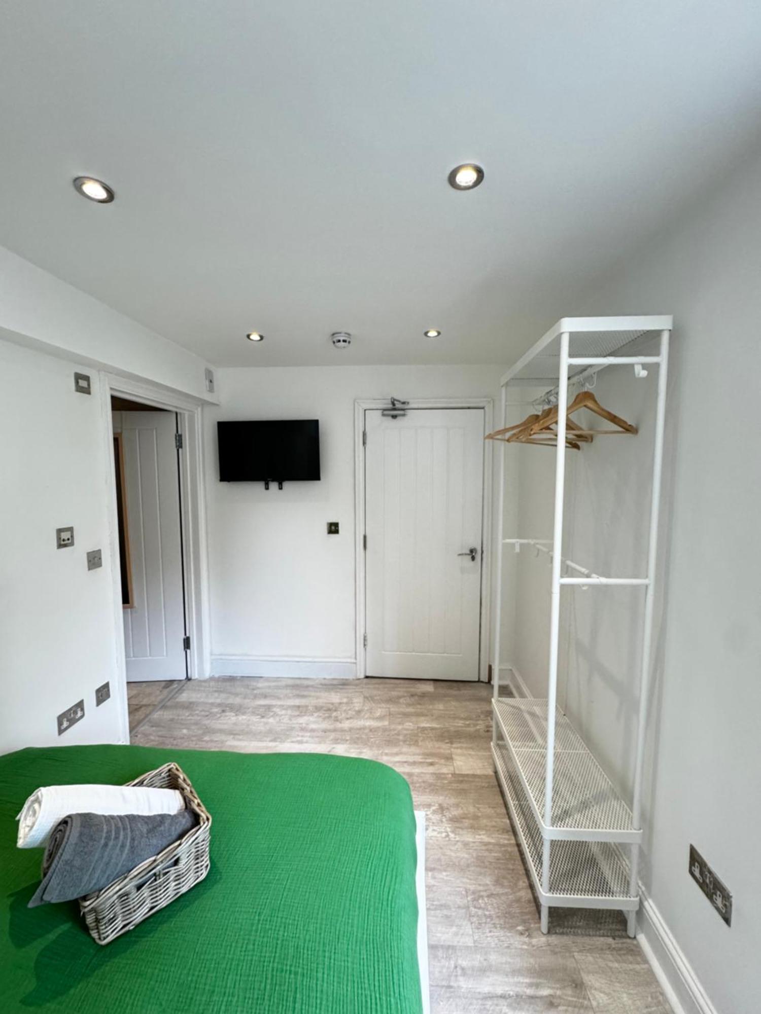 En-Suite Bedroom For Up To 4! Sofa Bed - Near Stratford London Kültér fotó