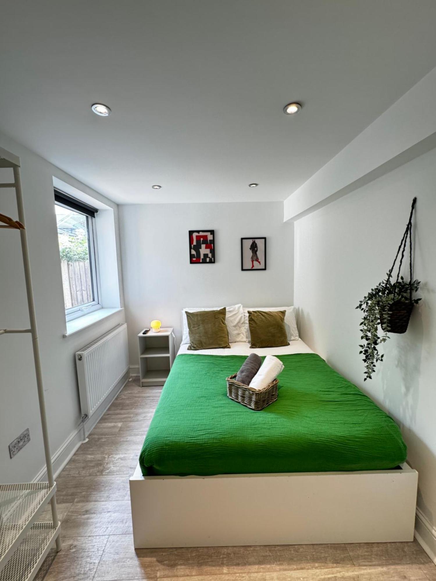 En-Suite Bedroom For Up To 4! Sofa Bed - Near Stratford London Kültér fotó
