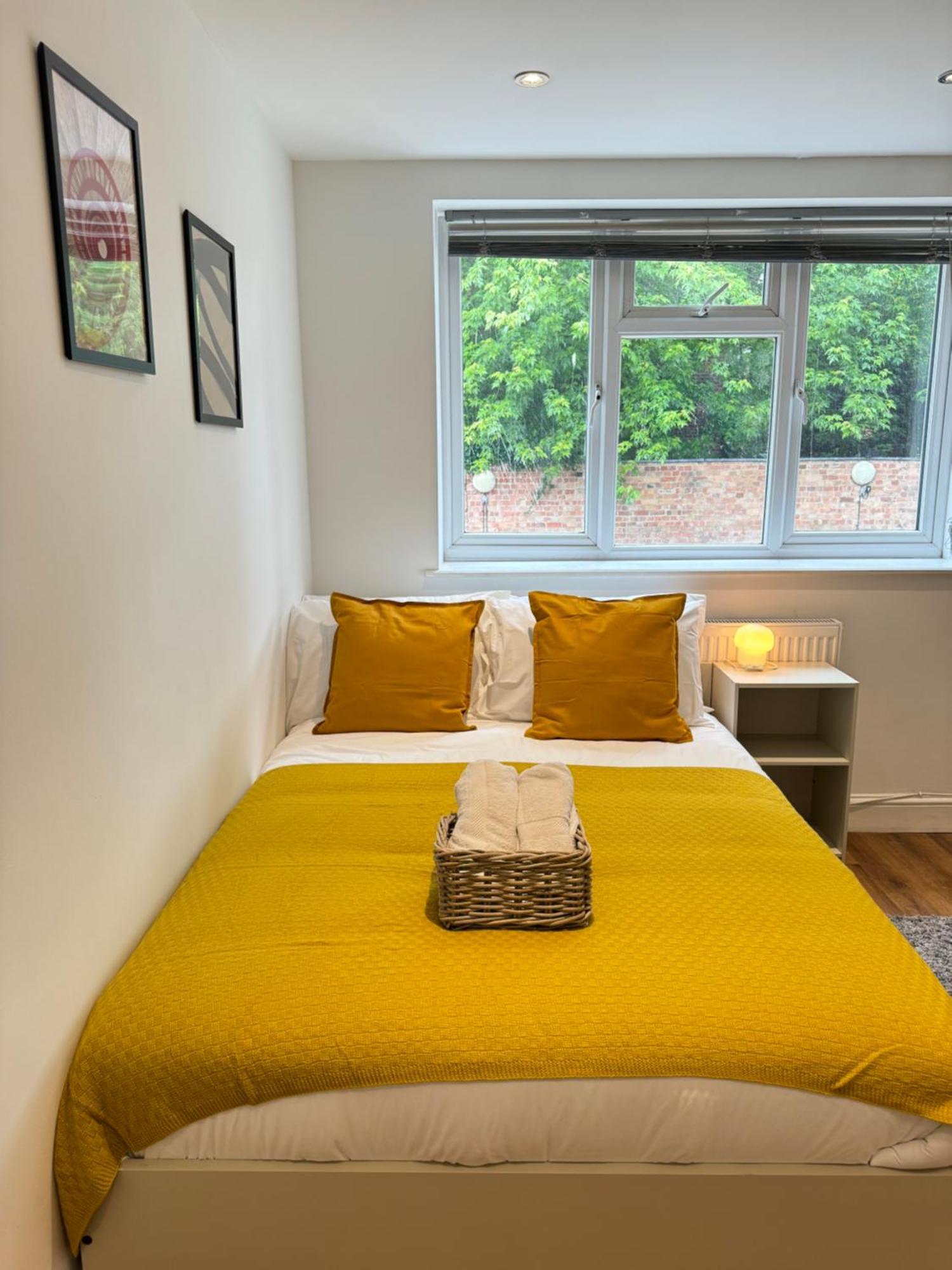 En-Suite Bedroom For Up To 4! Sofa Bed - Near Stratford London Kültér fotó